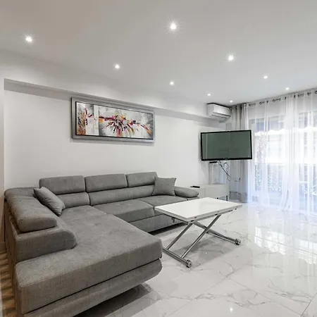 Gorgeous - Near - 2br-6p