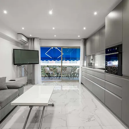Gorgeous - Near - 2br-6p Antibes
